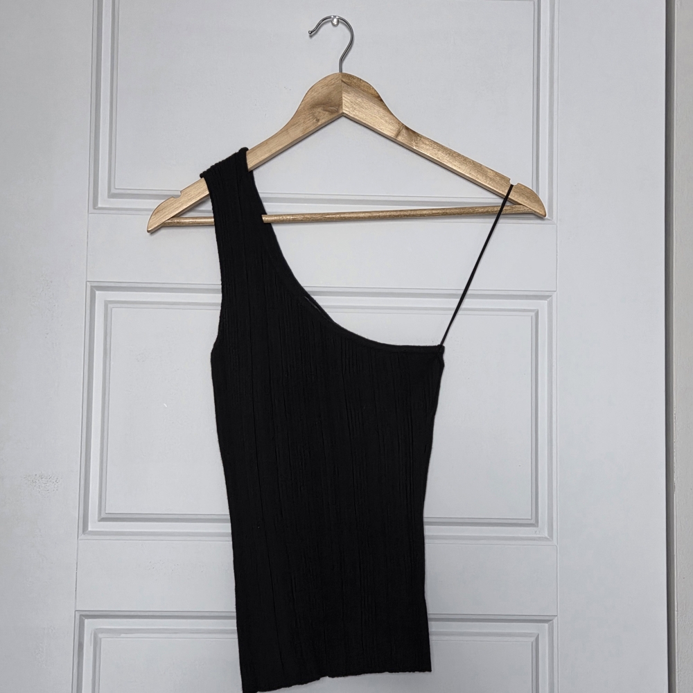 Dynamite Small Black One-Shoulder Top